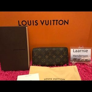 🌷SOLD🌷Authentic Louis Vuitton Zippy Wallet